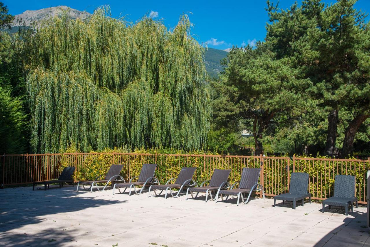 Logis Hotel Le Lac Embrun Eksteriør billede