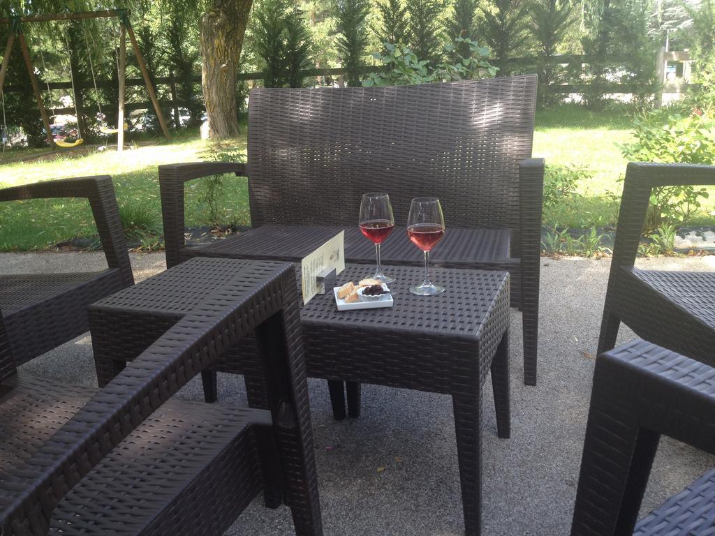 Logis Hotel Le Lac Embrun Eksteriør billede