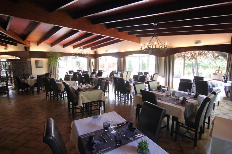 Logis Hotel Le Lac Embrun Eksteriør billede