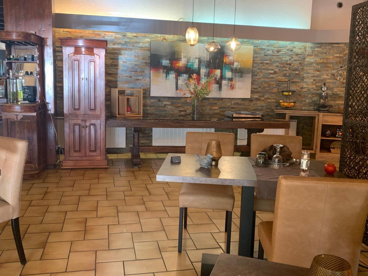Logis Hotel Le Lac Embrun Eksteriør billede
