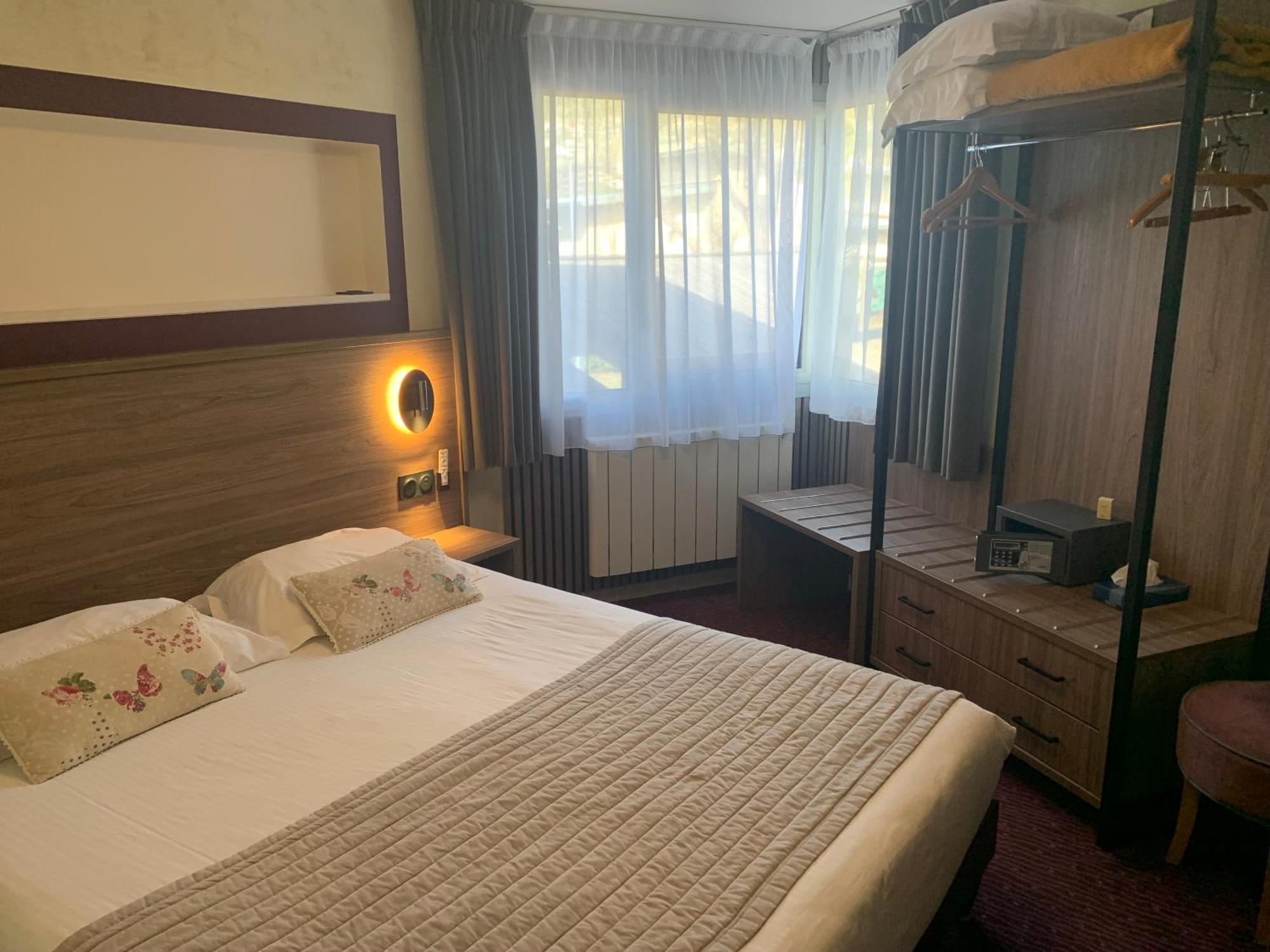 Logis Hotel Le Lac Embrun Eksteriør billede