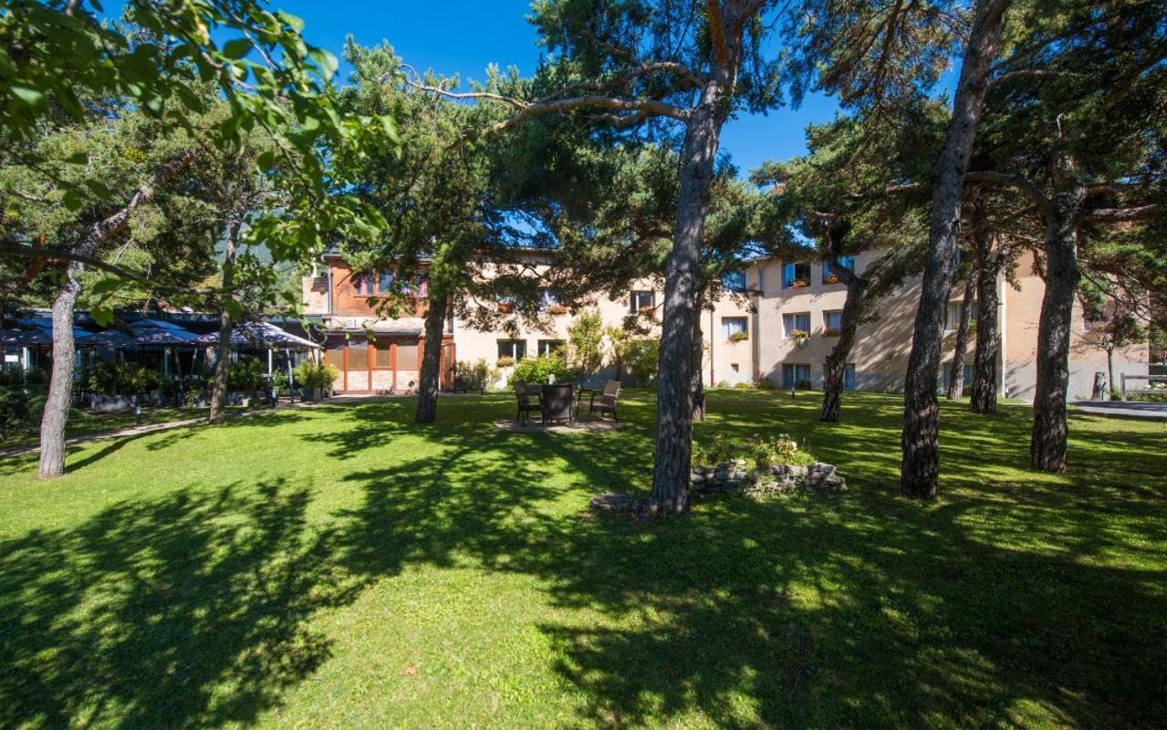 Logis Hotel Le Lac Embrun Eksteriør billede